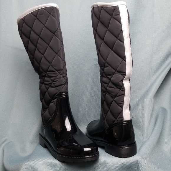 Weeboo Shoes - Weeboo black quilted rain boots zipper